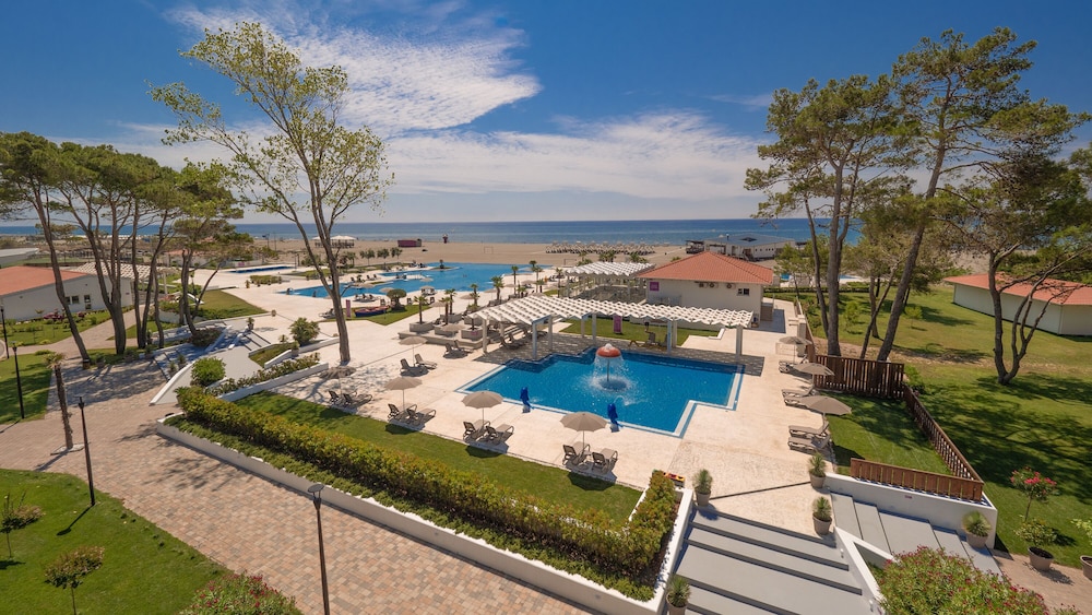 The Long Beach Hotel Montenegro 11/83