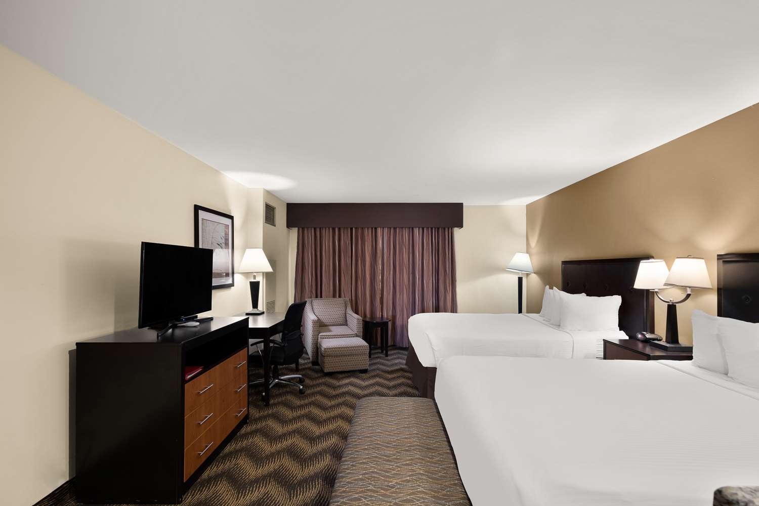 Room, 2 Queen Beds, Kitchen, Large