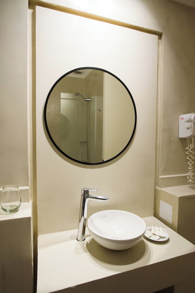 1253 Recoleta Small Hotel 46/47