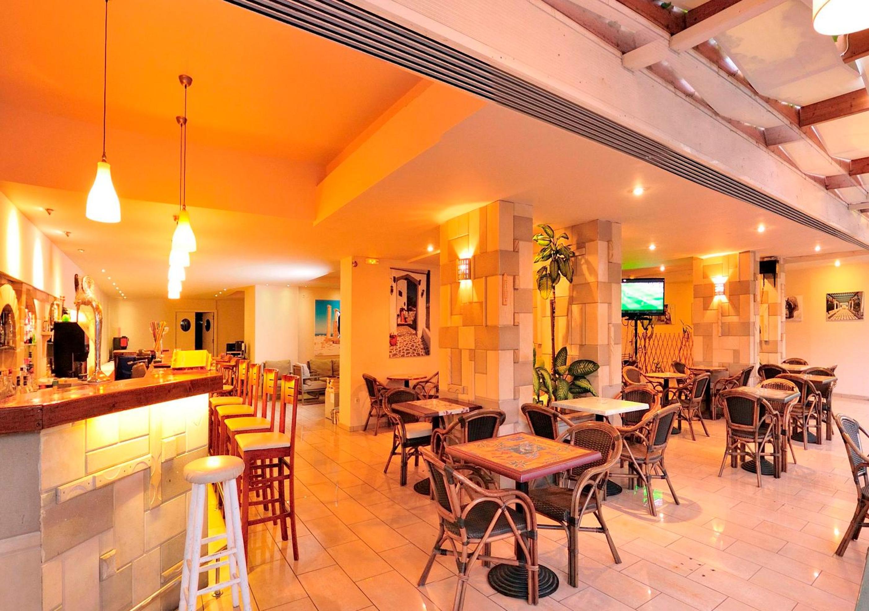 CARINA HOTEL 25/34