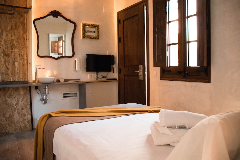 Amfores Boutique Guest House 16/65