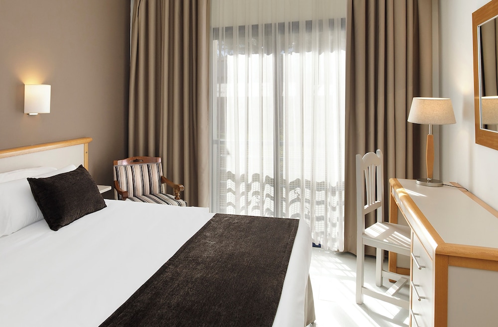 Sol, Junior Suite, Twin Beds, Sofa 3/5