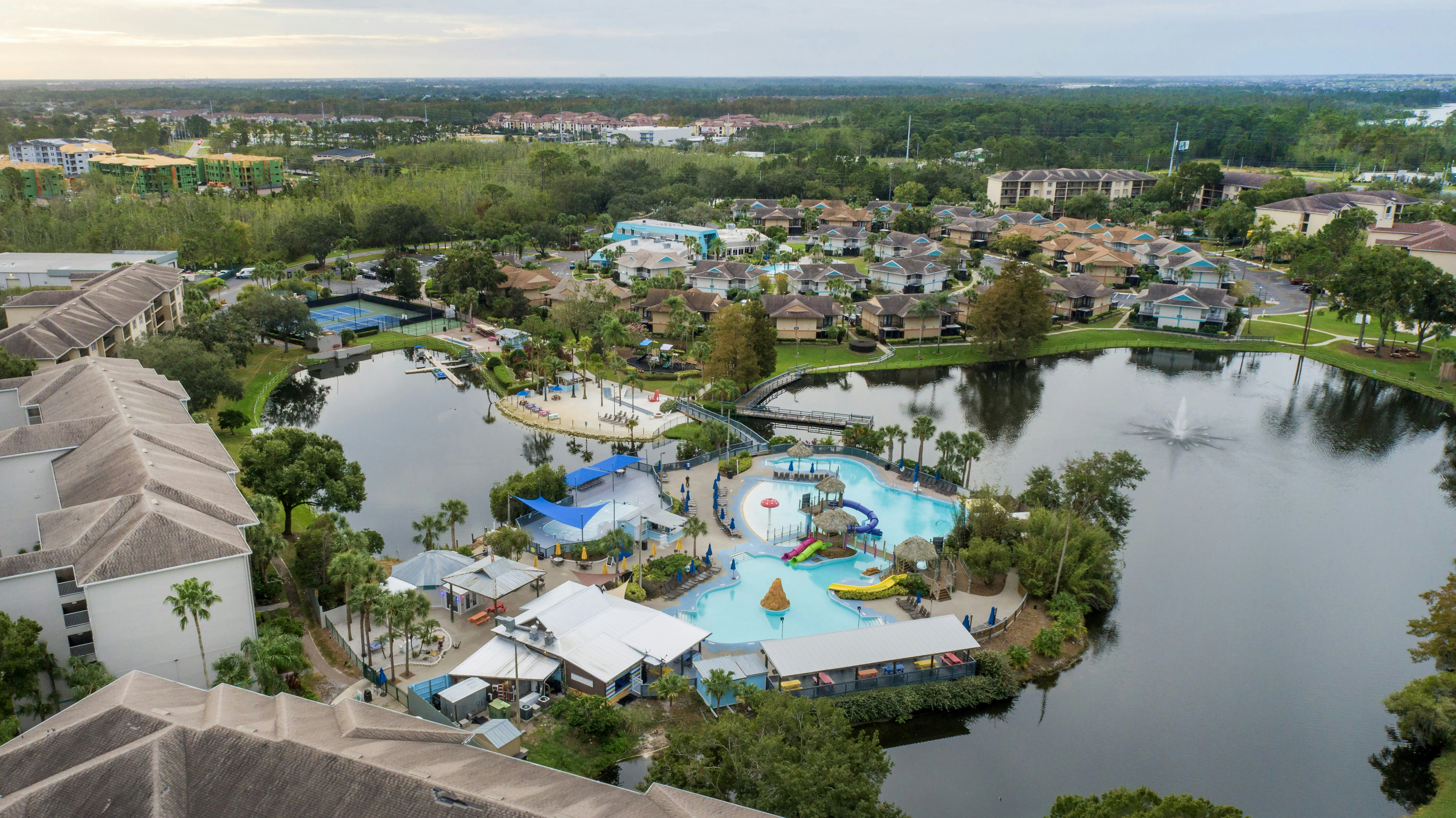 Hilton Vacation Club Aqua Sol Orlando West 23/35