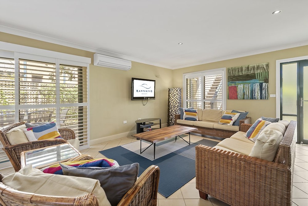 Mercure Lake Macquarie Raffertys Resort 39/74