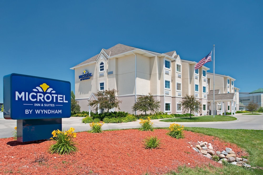 Microtel Inn Council Bluffs 3/50