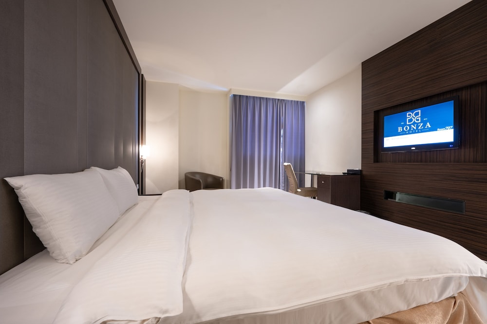 Hotel Bonza 25/63