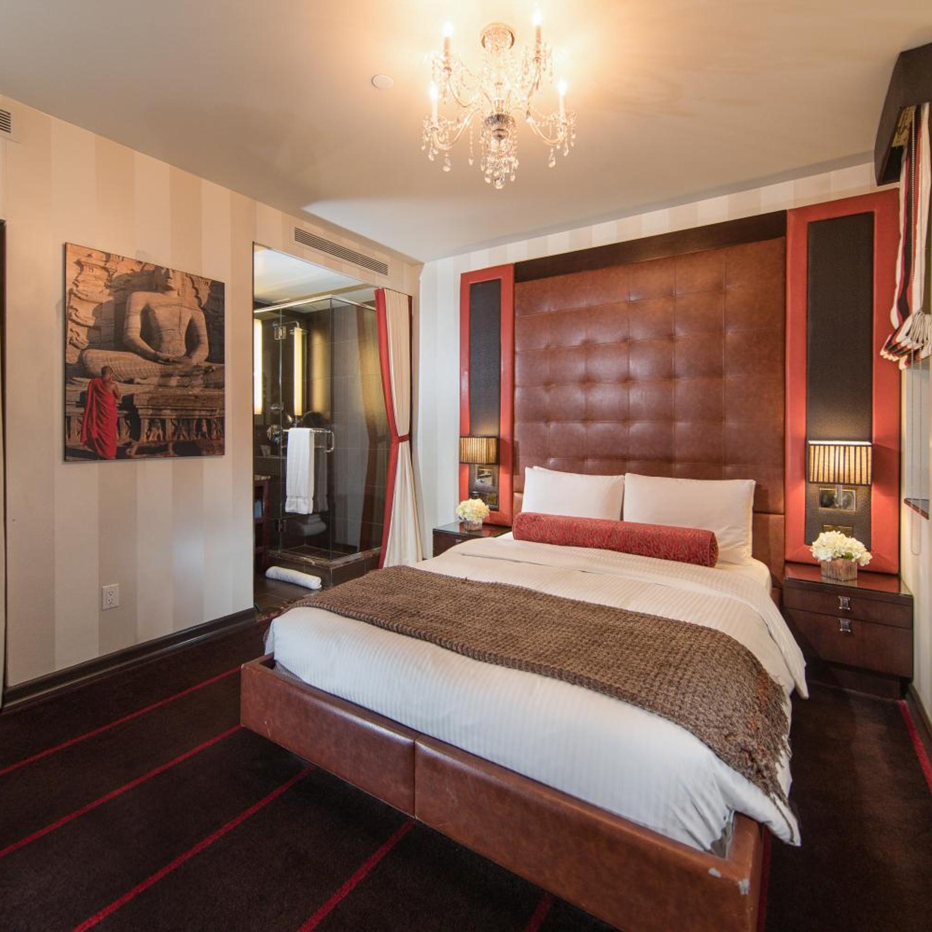 COZY, QUEEN BED