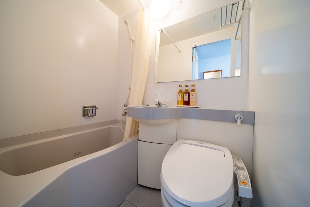ROOM, SEMI DOUBLE BED