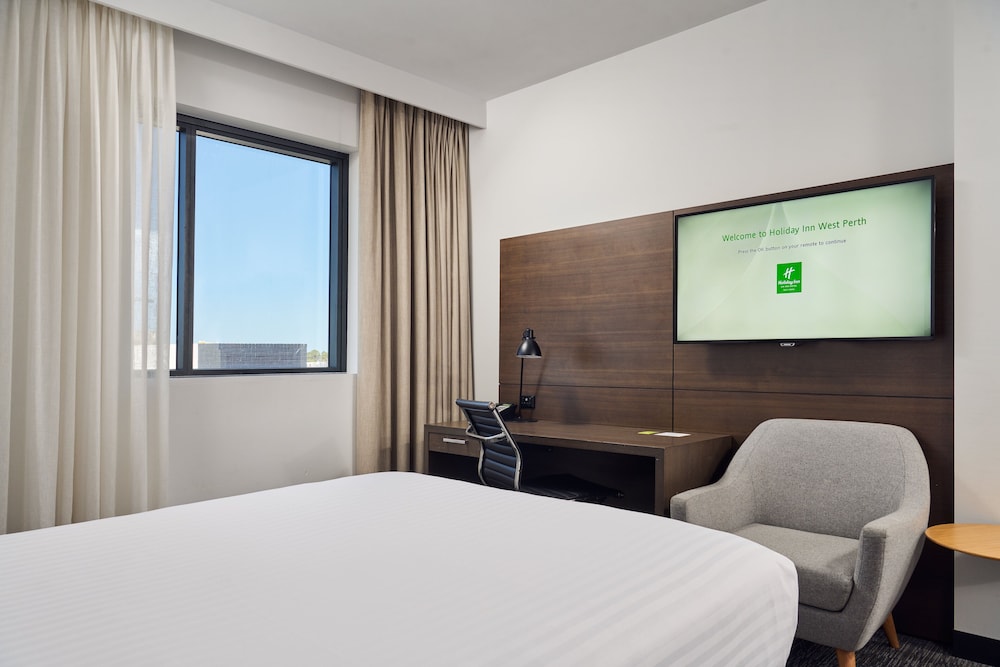 Holiday Inn West Perth 18/70