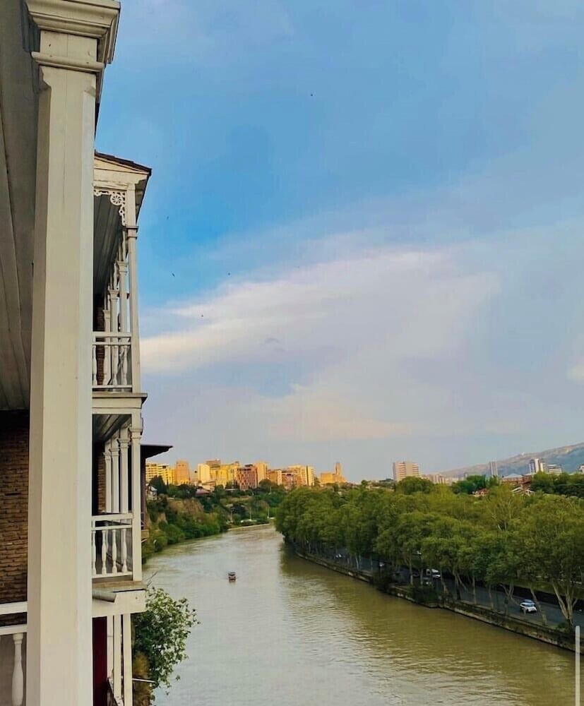 Old Metekhi Hotel 37/50
