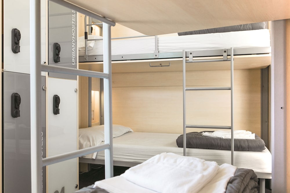 Barcelona Urbany Hostel 7/23