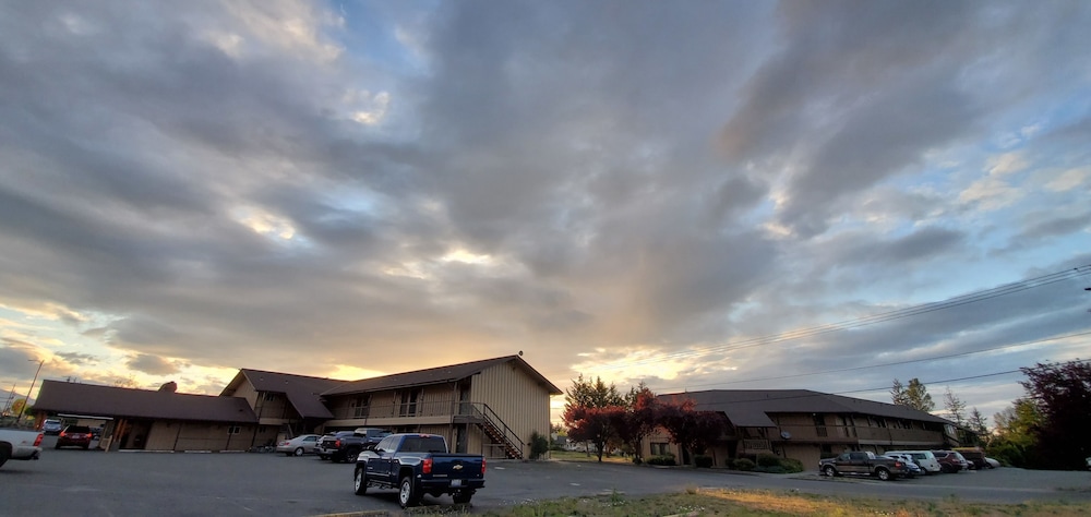 Olympic View Inn 39/49
