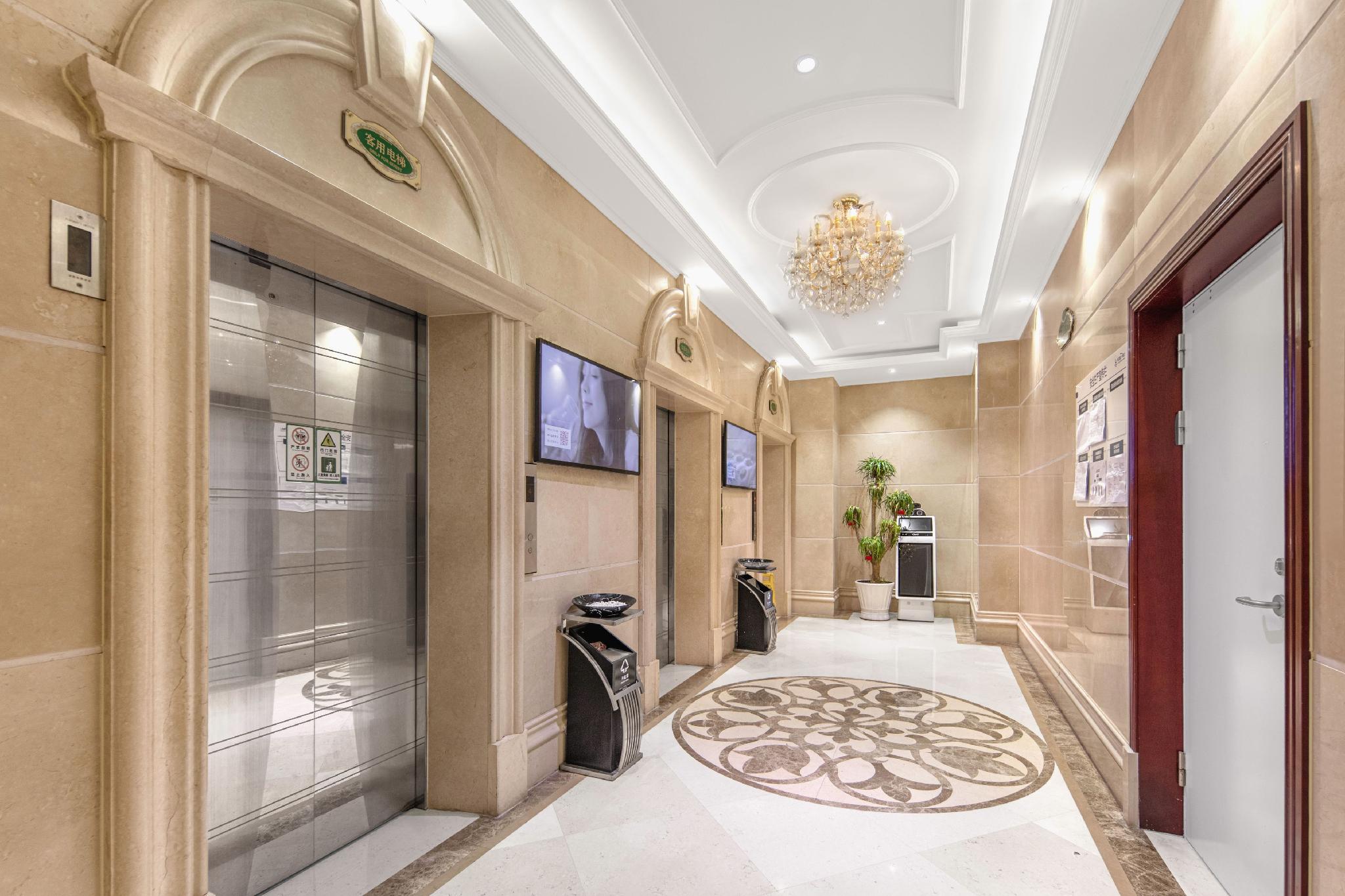 Vienna Hotel (Shanghai Jing'an Gaoping Road) 11/44