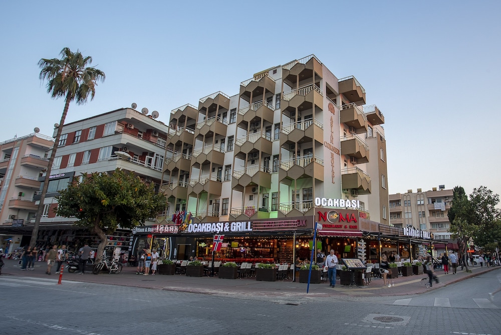 Aslan Corner Hotel