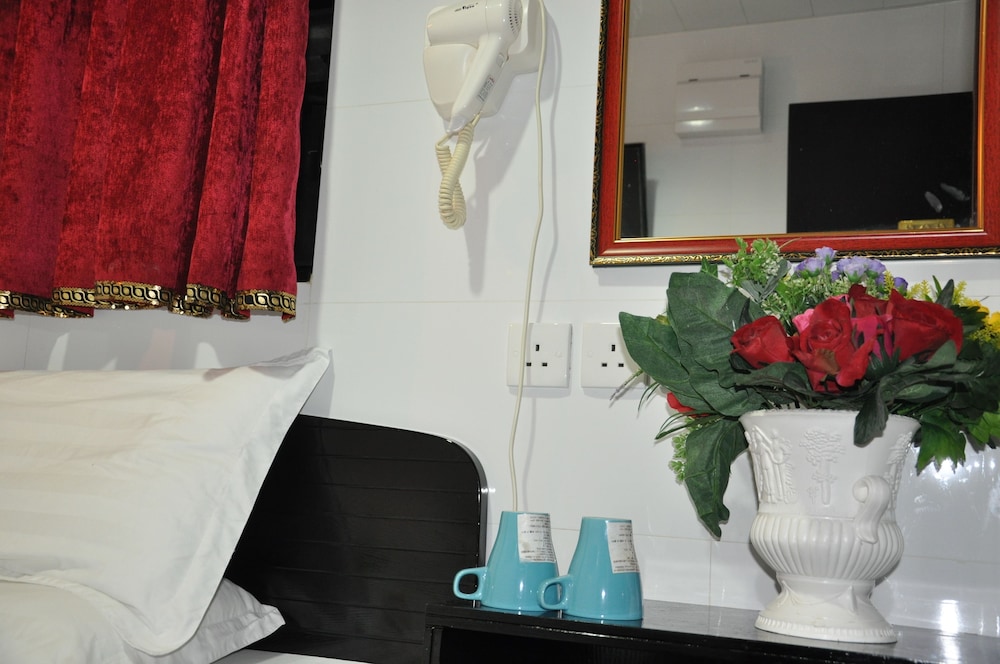 Swiss Hostel 19/25