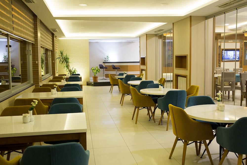 WHITE STAR HOTEL 32/49