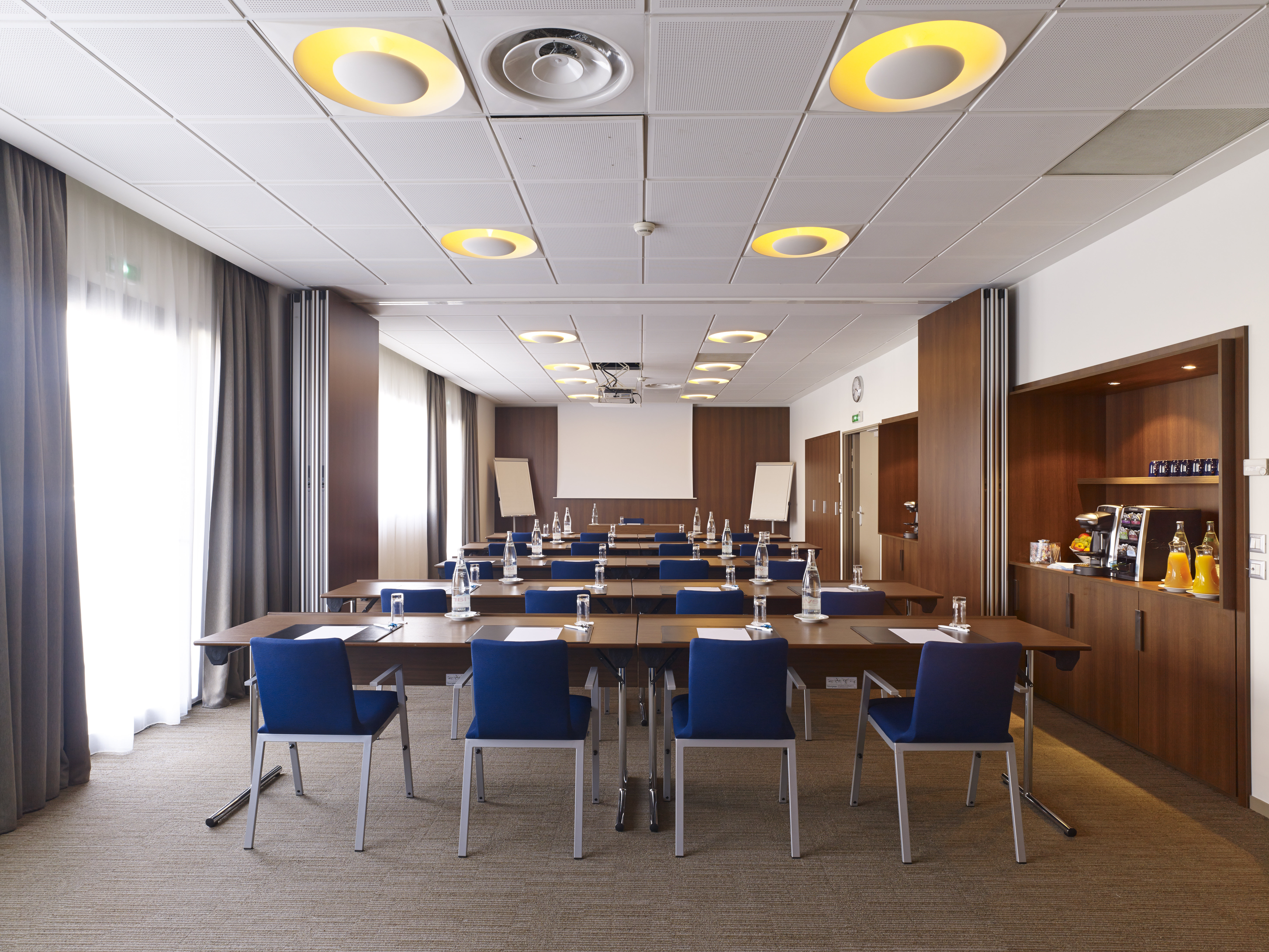 HOLIDAY INN EXPRESS TOULOUSE AIRPORT 48/56