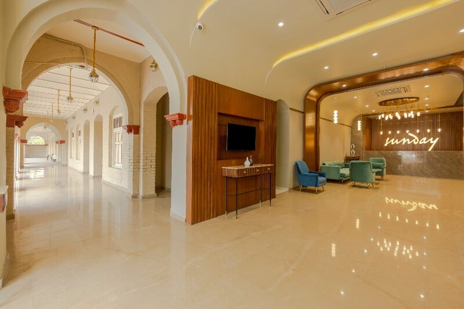 Sunday Hotel Vadodara 10/31