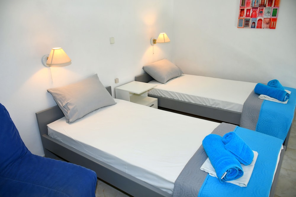 Utopia Kavos Hotel 12/49