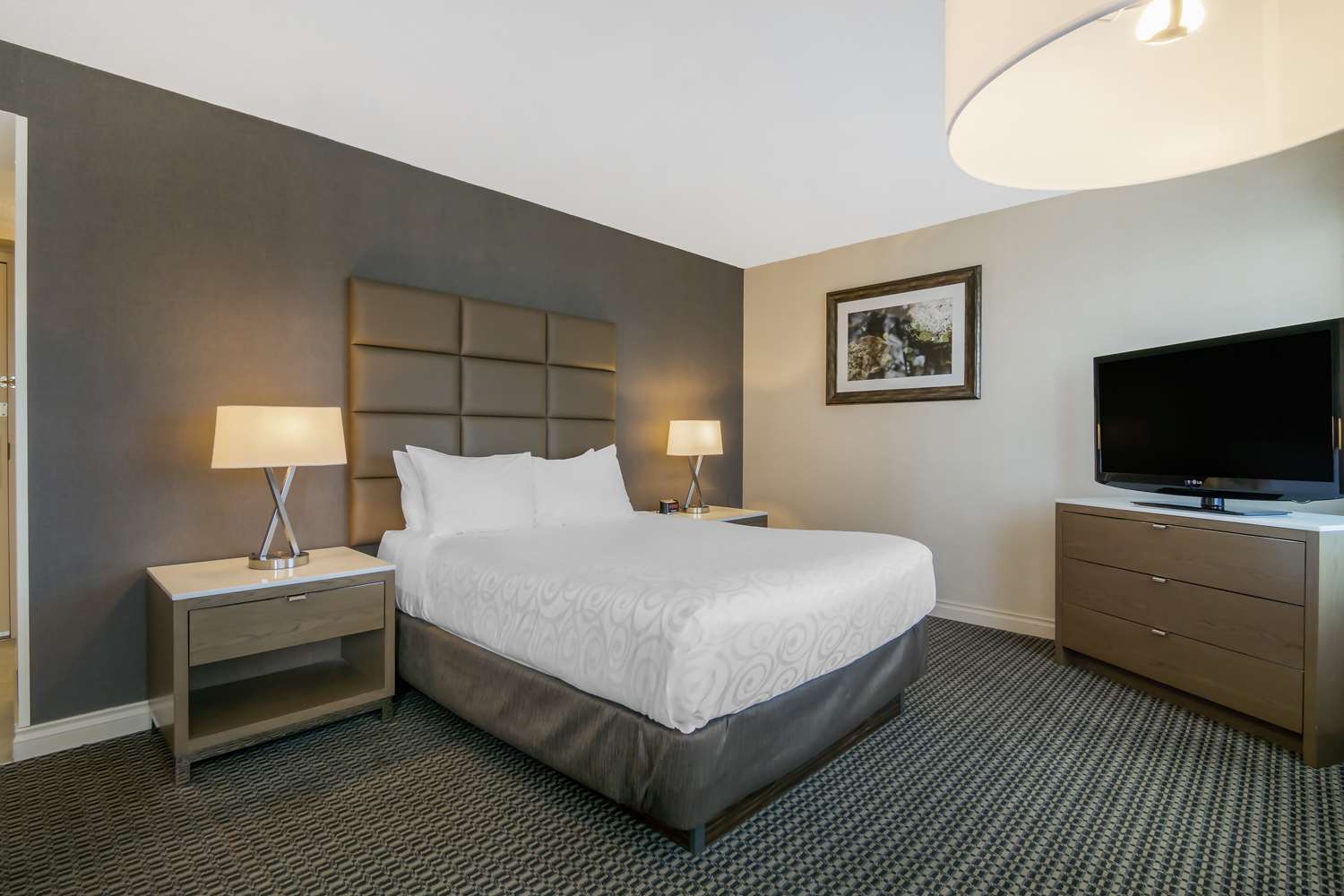 Super, Queen Bed, Balcony