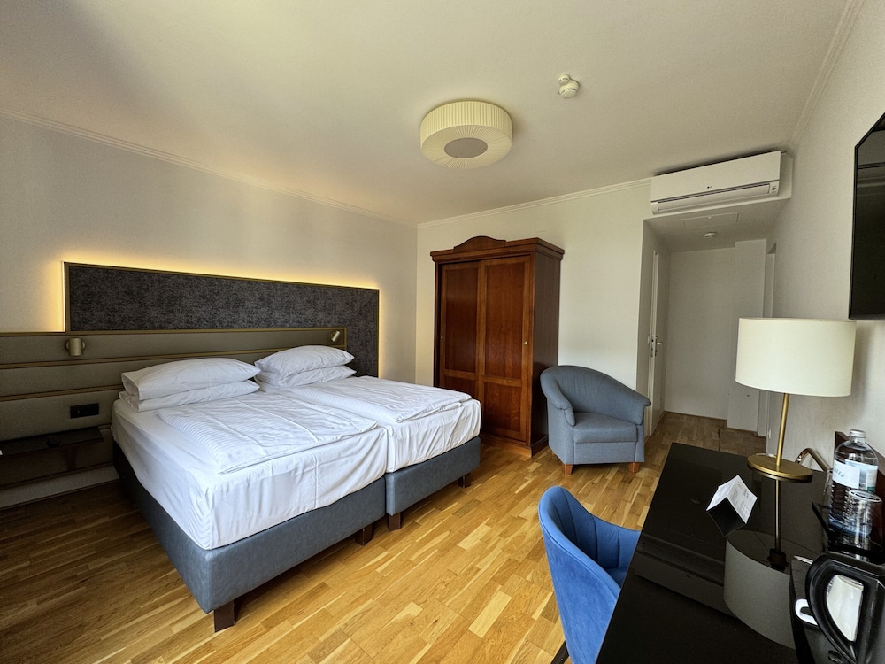 غرفة ديلوكس بسرير كوين، Hotel Secession an der Oper 9/10