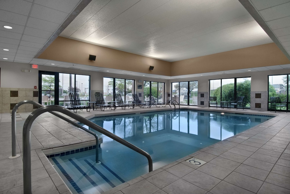 Hampton Inn Milwaukee/Brookfield 27/36