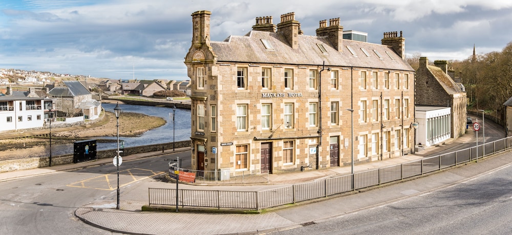 Mackays Hotel Wick 4/50