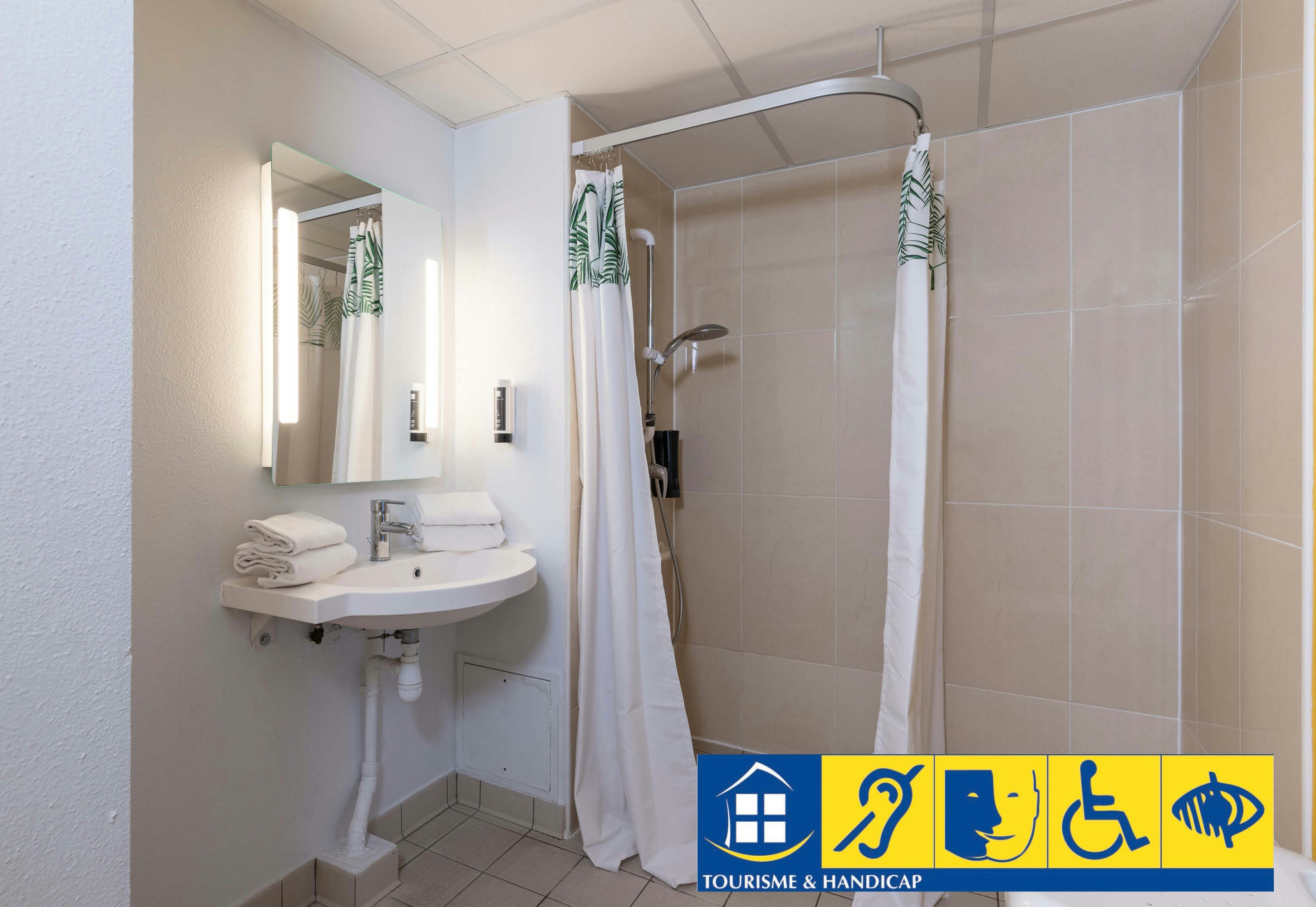 B&B HOTEL Lille Villeneuve d Ascq Grand Stade 3 stars 20/20