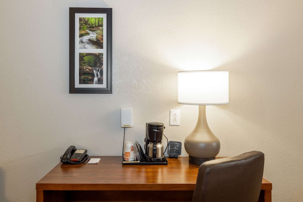 Comfort Suites Troy-I75 54/69