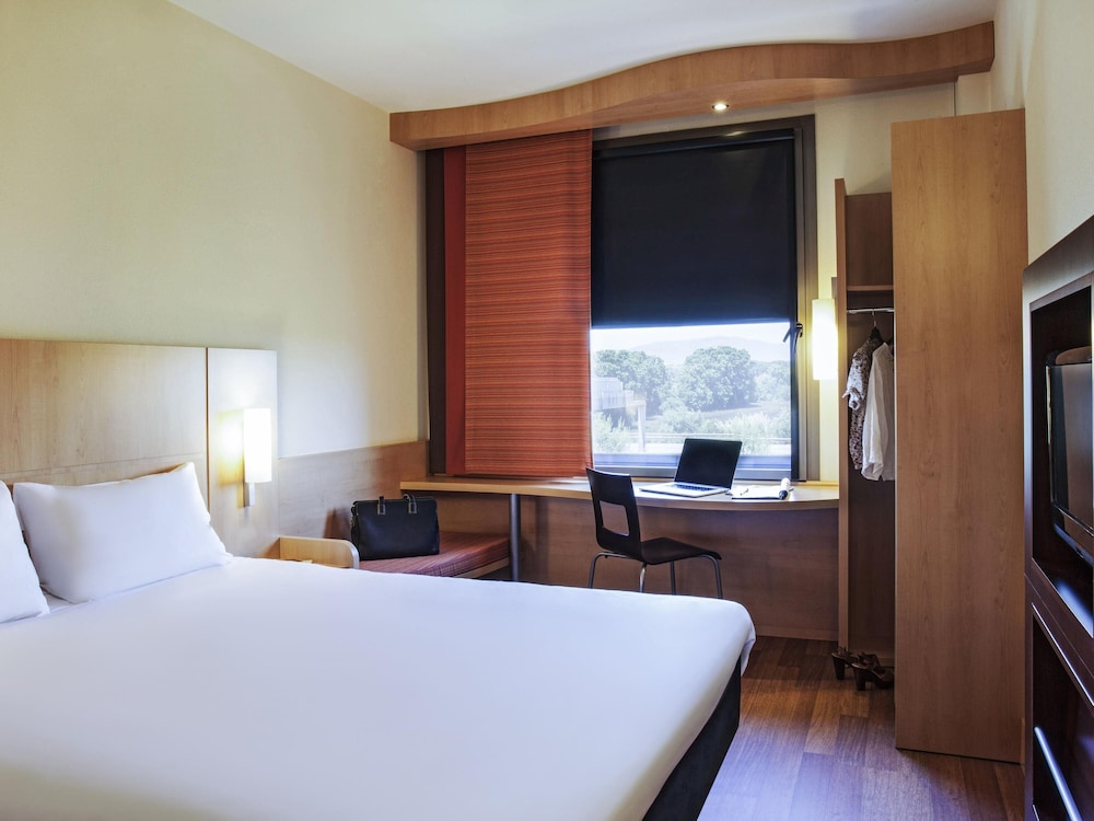 Ibis Barcelona Mollet 18/76