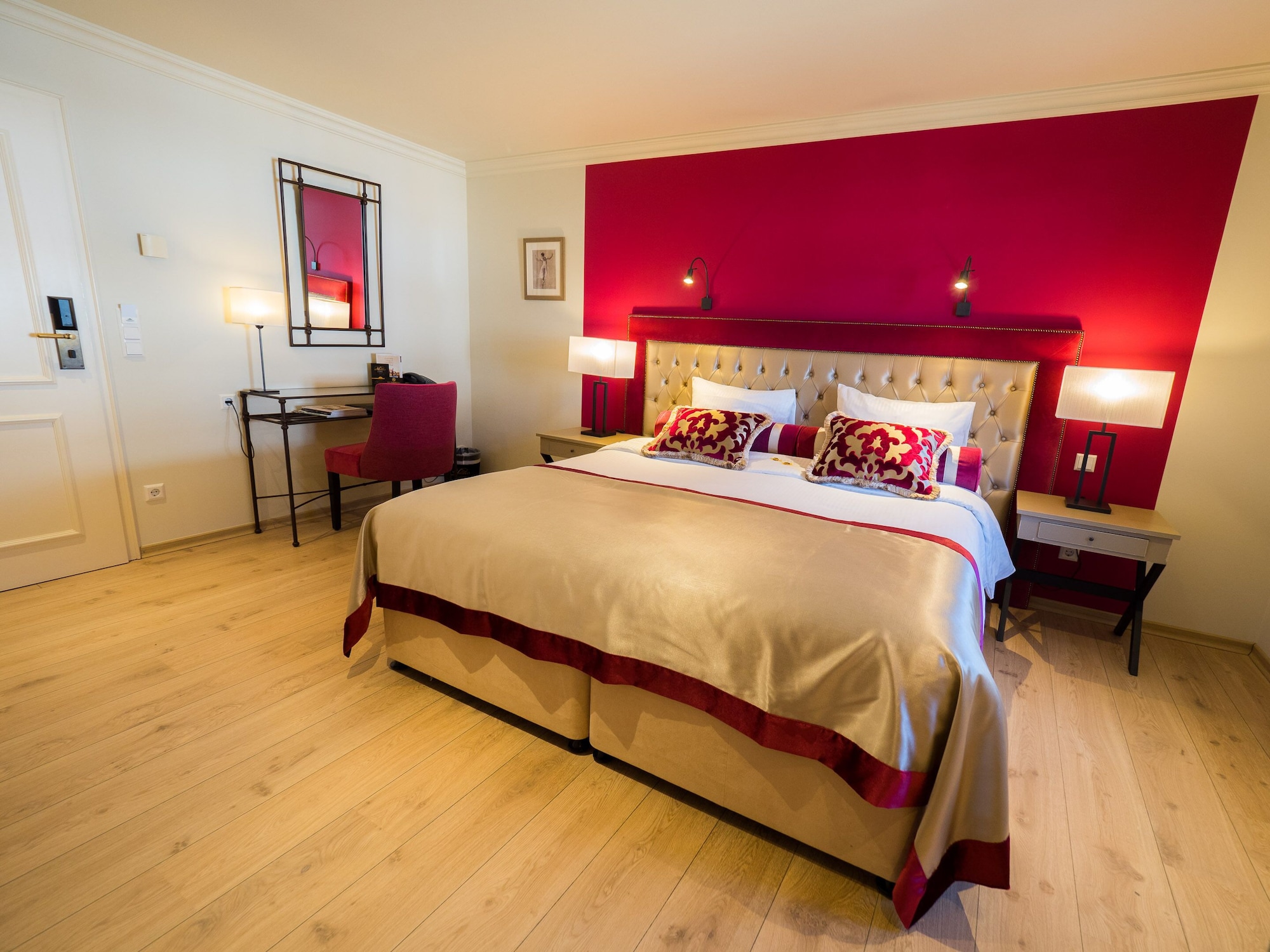Castle, King Bed، CHATEAU D'URSPELT 2/10