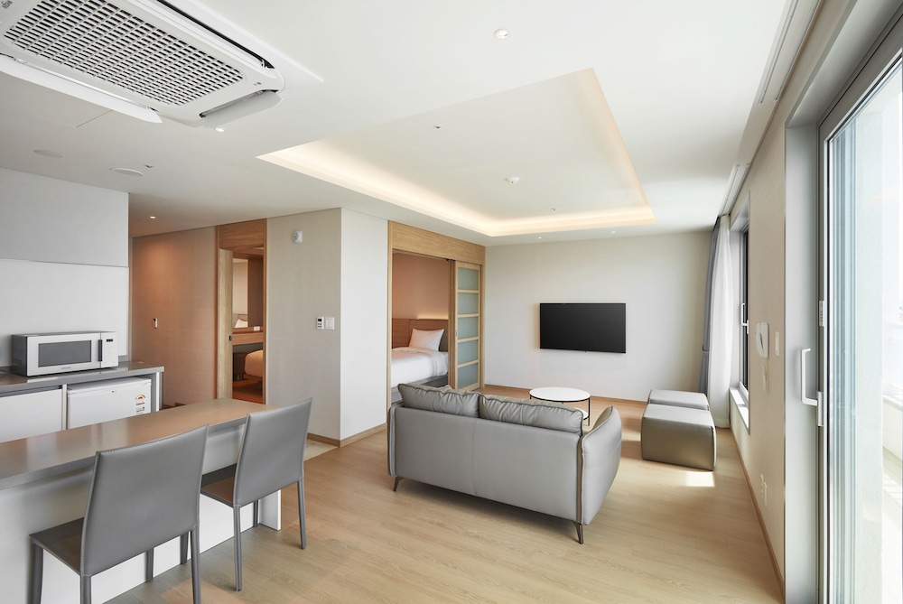 Kumho Jeju Resort 38/62