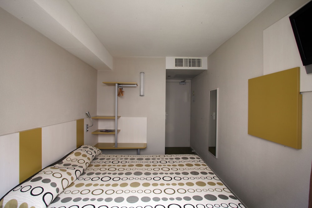 HOTEL REVOTEL 34/47