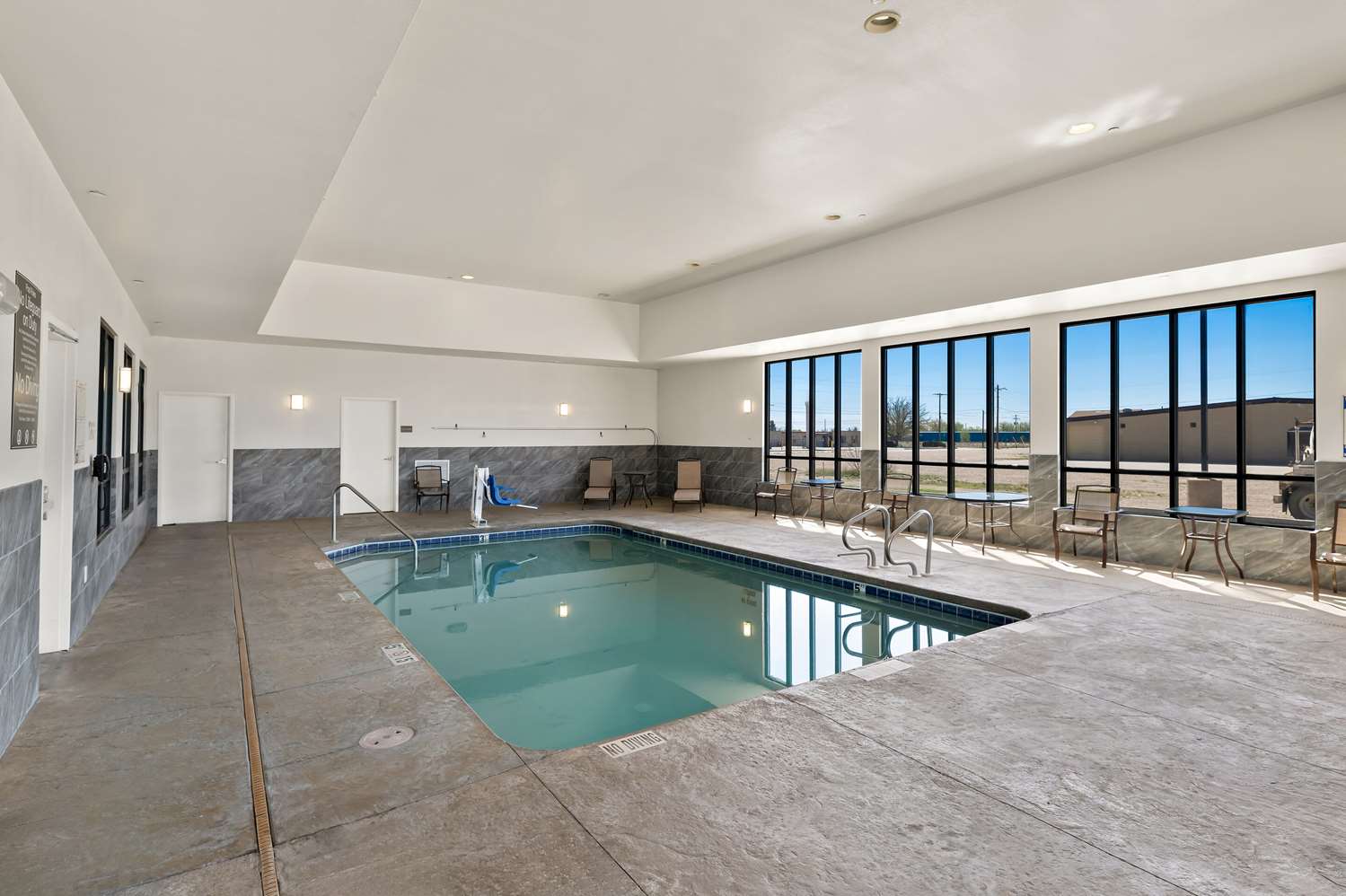 Comfort Inn & Suites Lovington, NM 18/39