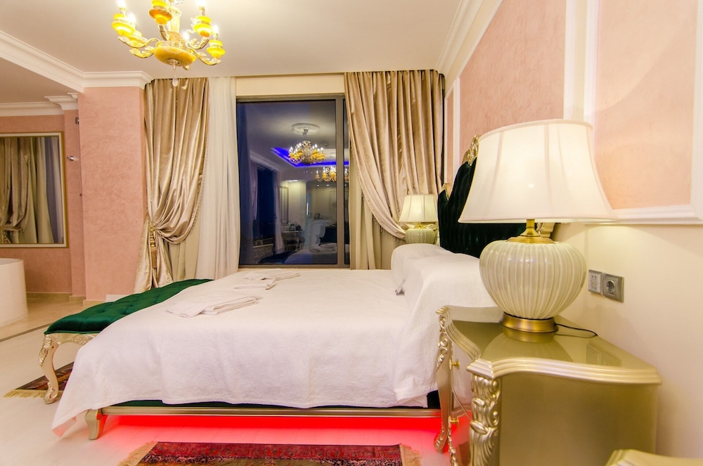Phoenicia Royal 22/50