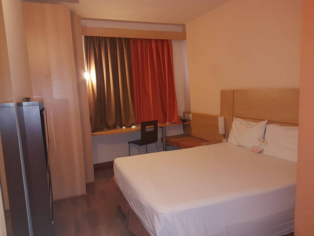 Ibis Sertaozinho 9/40