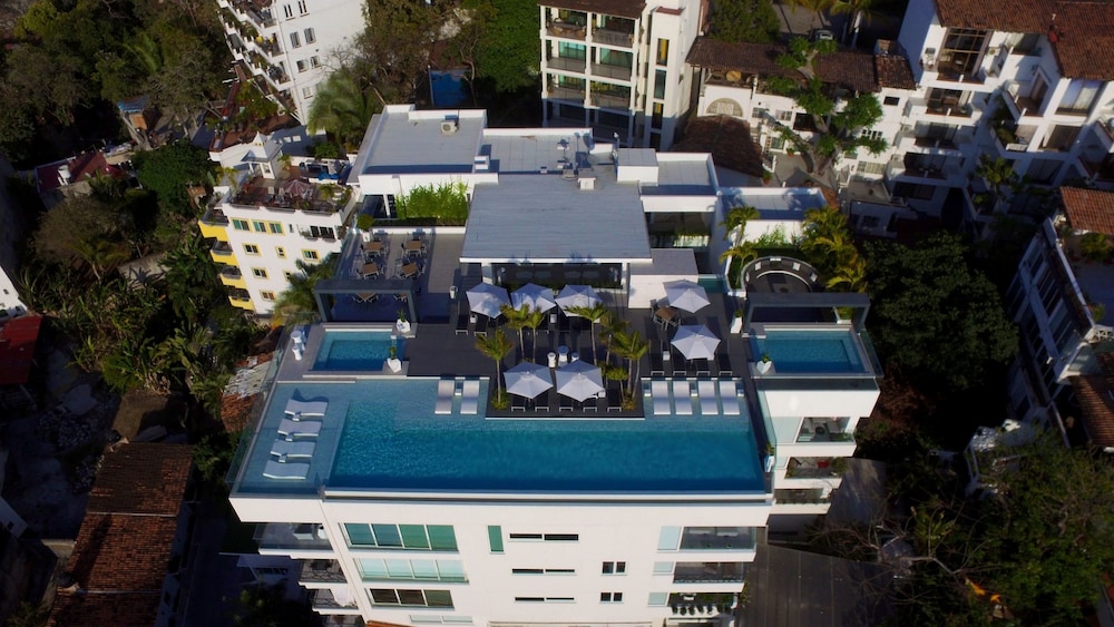 D Terrace Luxury Residences 1/50