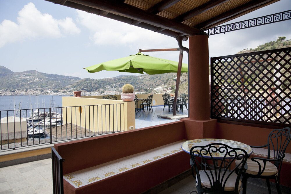 Hotel A Pinnata Lipari 4/33