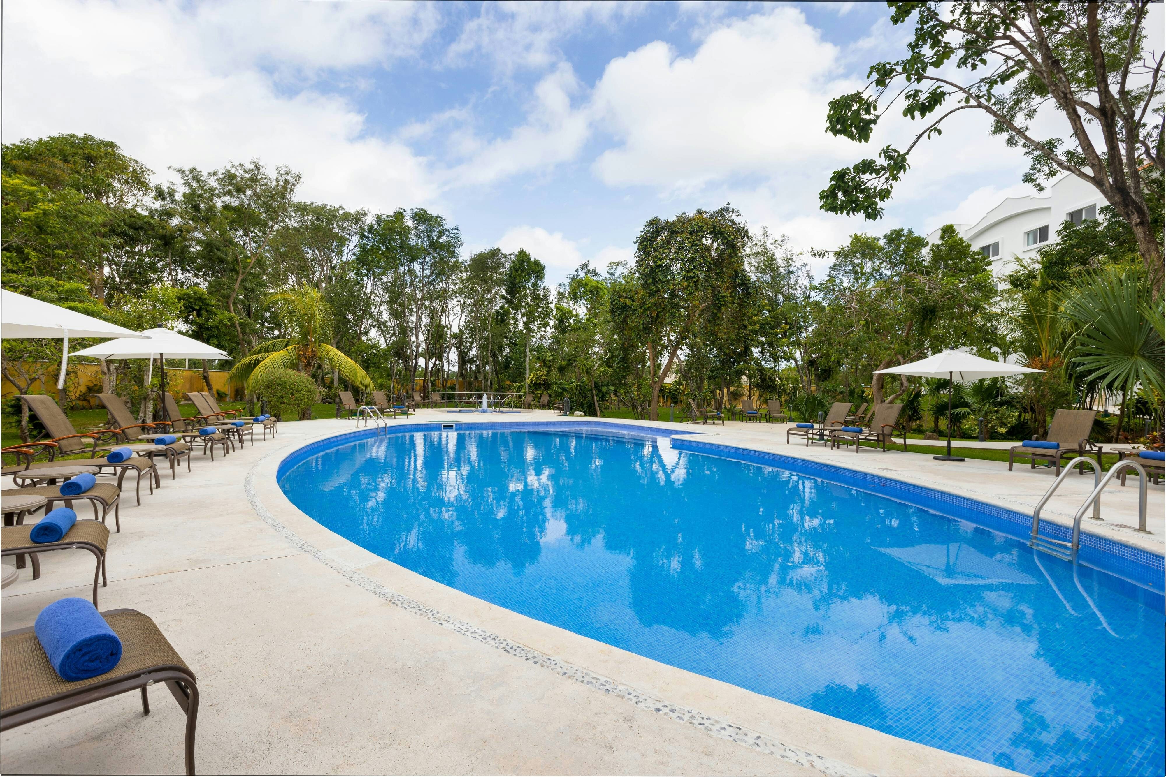 Courtyard by Marriott Cancun Airport 7/19