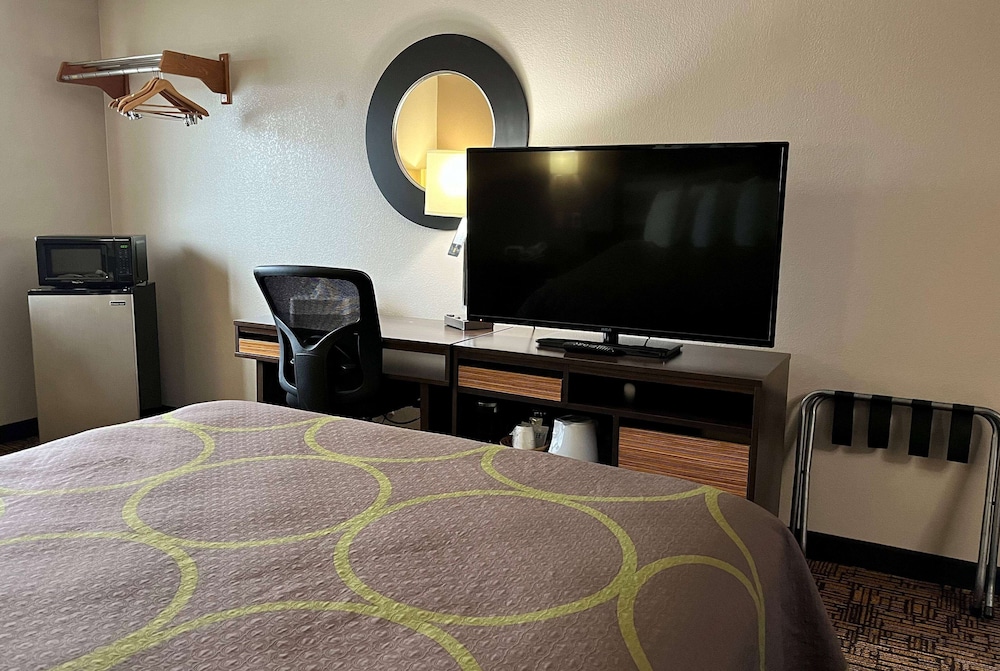 Super 8 by Wyndham Indianapolis/Emerson Ave 20/26