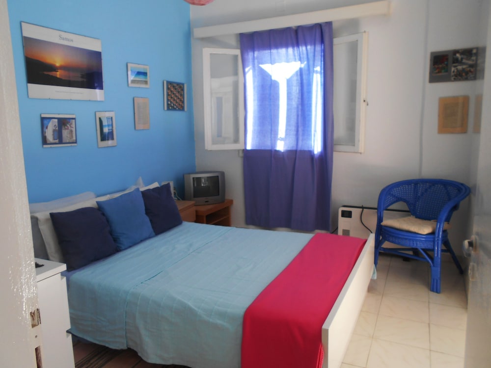 Meltemia Studios 28/50