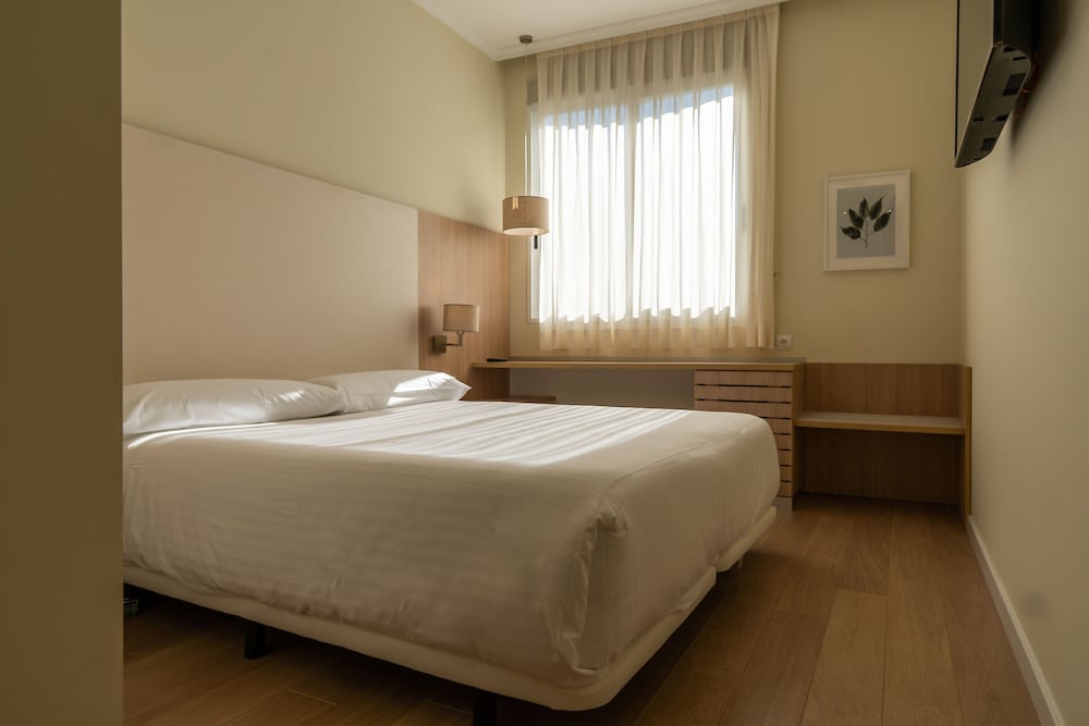 STANDARD, DOUBLE BED