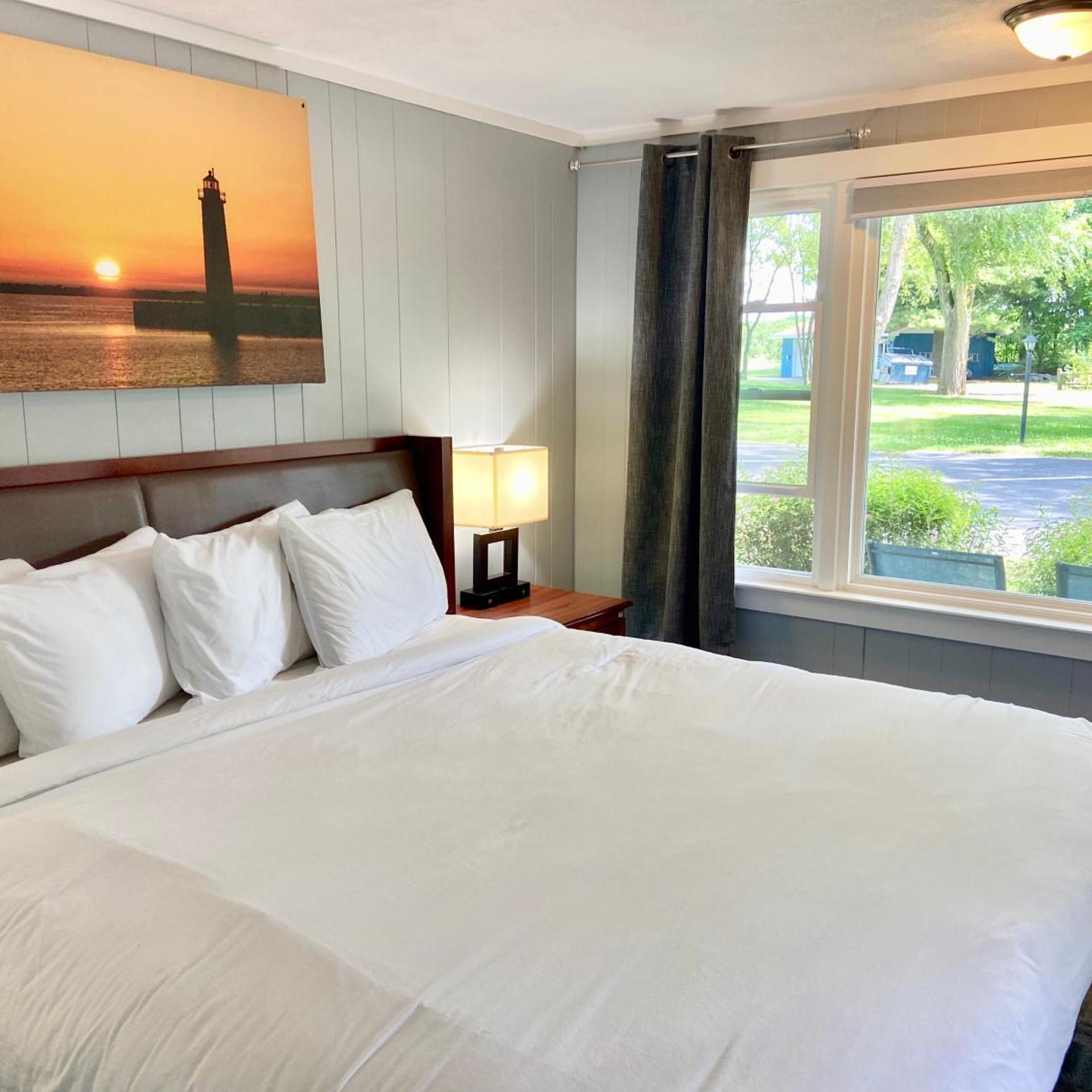 Elk Rapids Lakeshore Inn 3/42