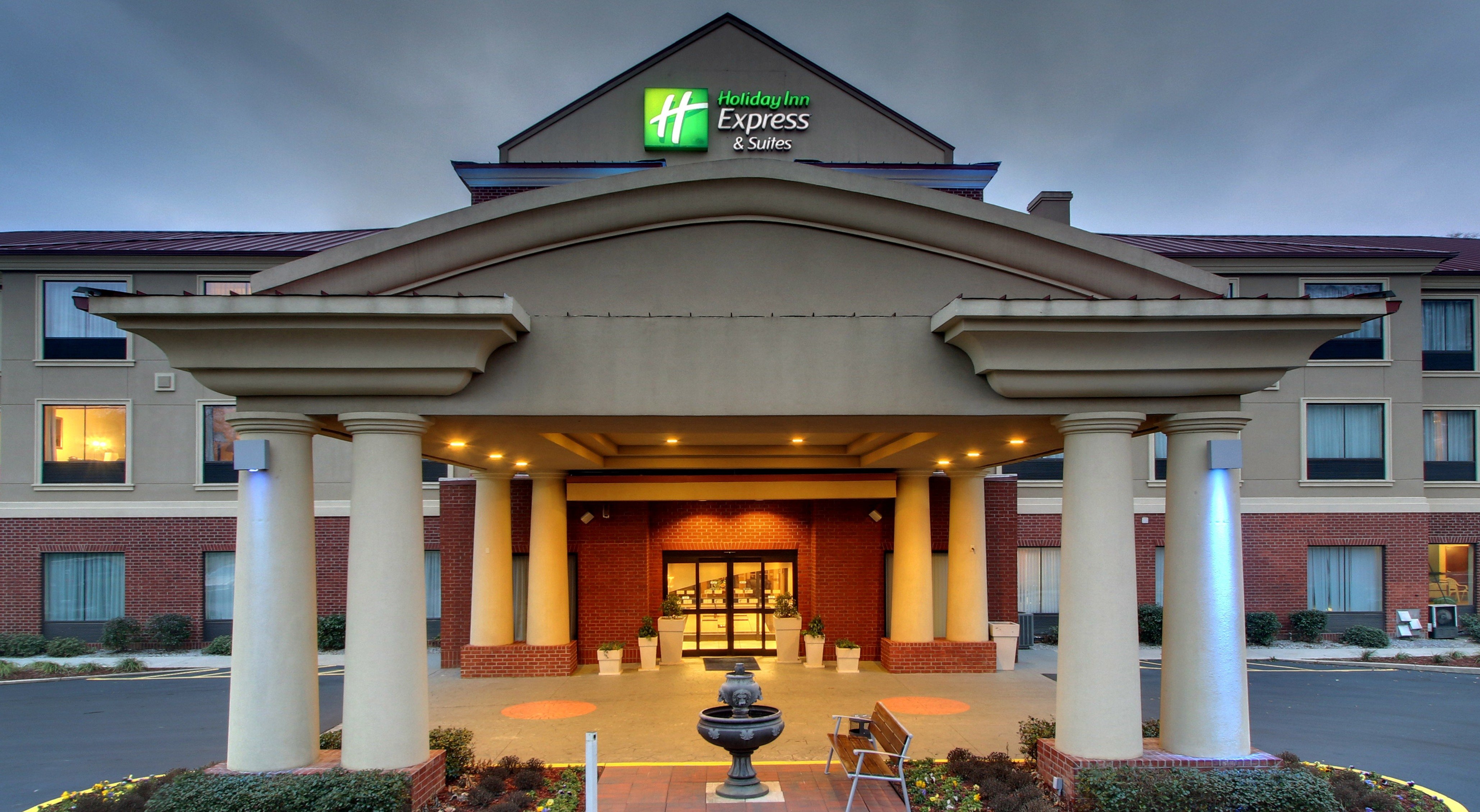 Holiday Inn Express Hotel & Suites Laurel 2/53