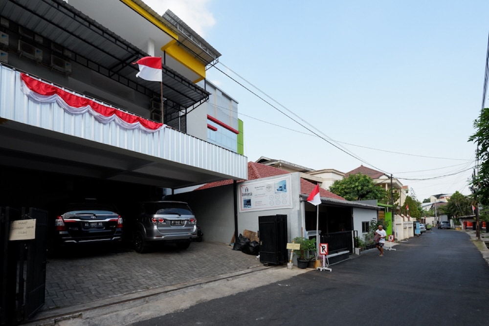 Reddoorz Near Plaza Simpang Lima 1/32