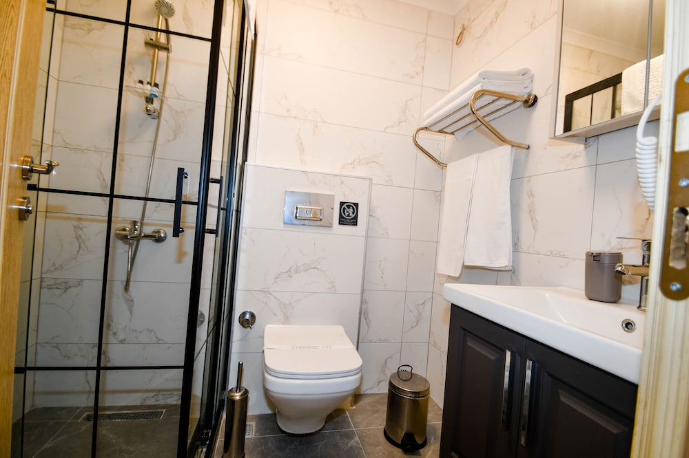 Swan Boutique Hotel 32/35