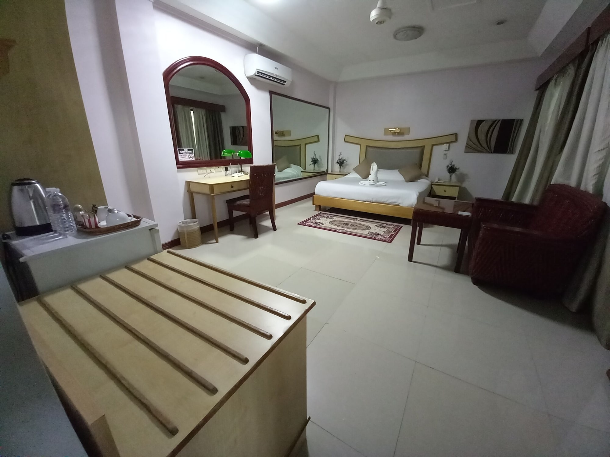 Garden, King Bed, Hot Tub
