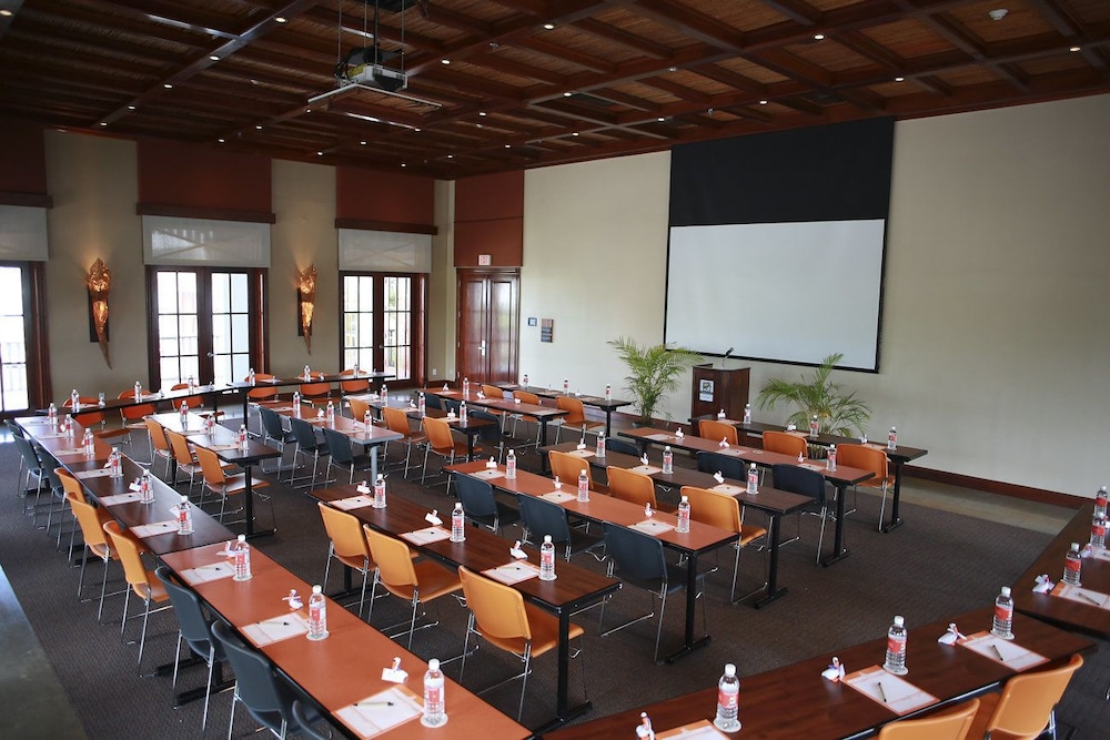 Pelican Bay Resort At Lucaya 53/56