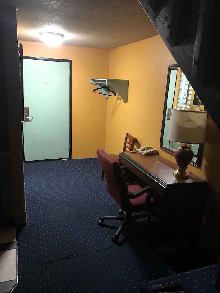 Smokey Point Motor Inn 64/69
