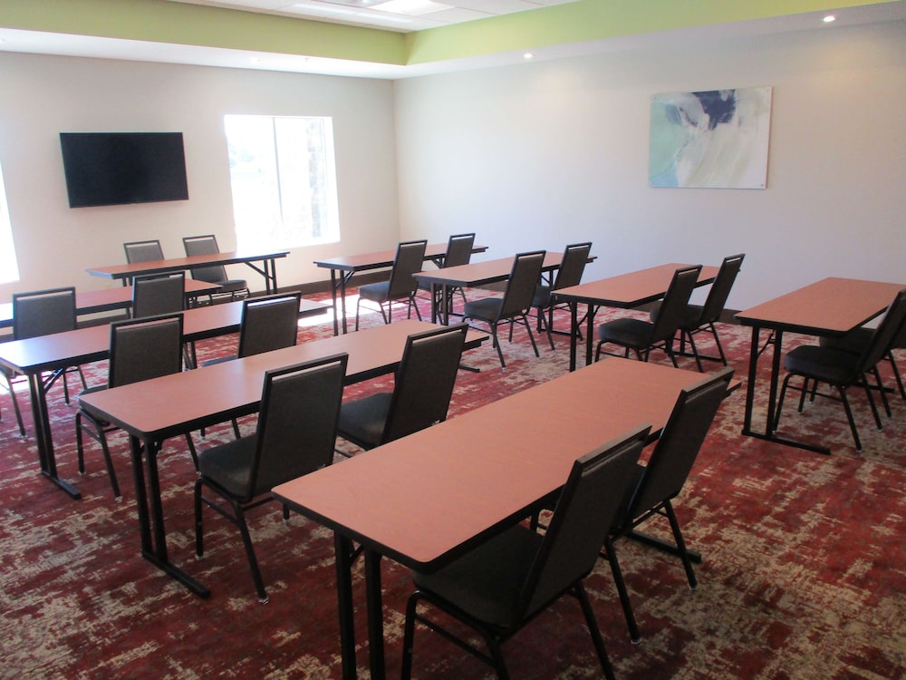 La Quinta Inn & Suites by Wyndham Jackson/Cape Girardeau 44/51